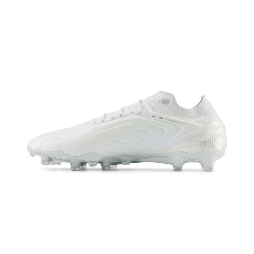 Tekela Elite Low Laced FG V5 - Infinite Light Pack