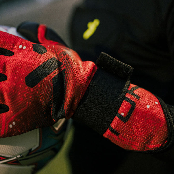 Storelli Goalkeeper Gloves Gladiator Challenger Junior - Black / Red