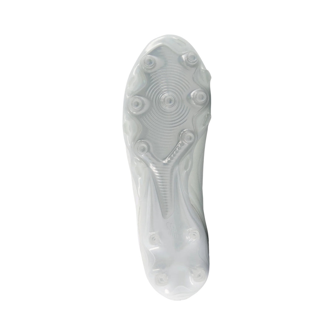 Tekela Elite Low Laced FG V5 - Infinite Light Pack