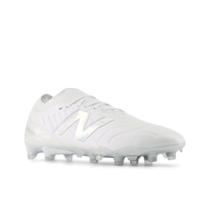 Tekela Elite Low Laced FG V5 - Infinite Light Pack