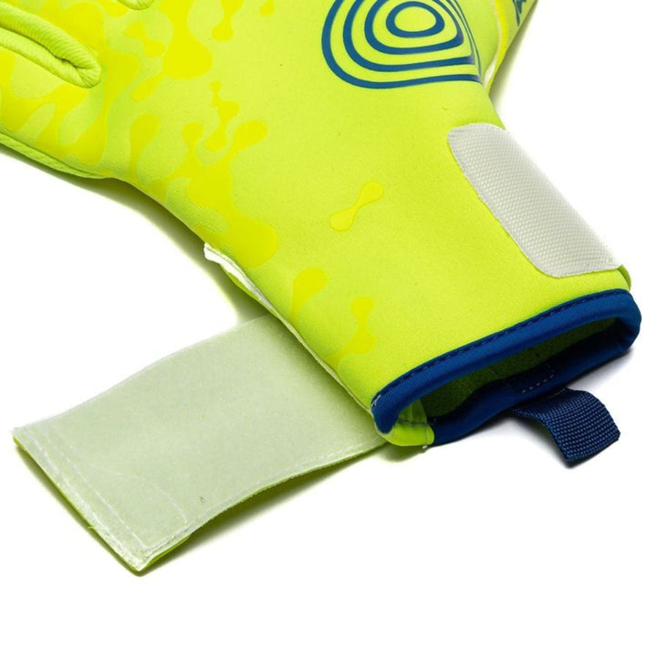 GG:Lab Goalkeeper Gloves and GloveGlu Mini – i:NTRON