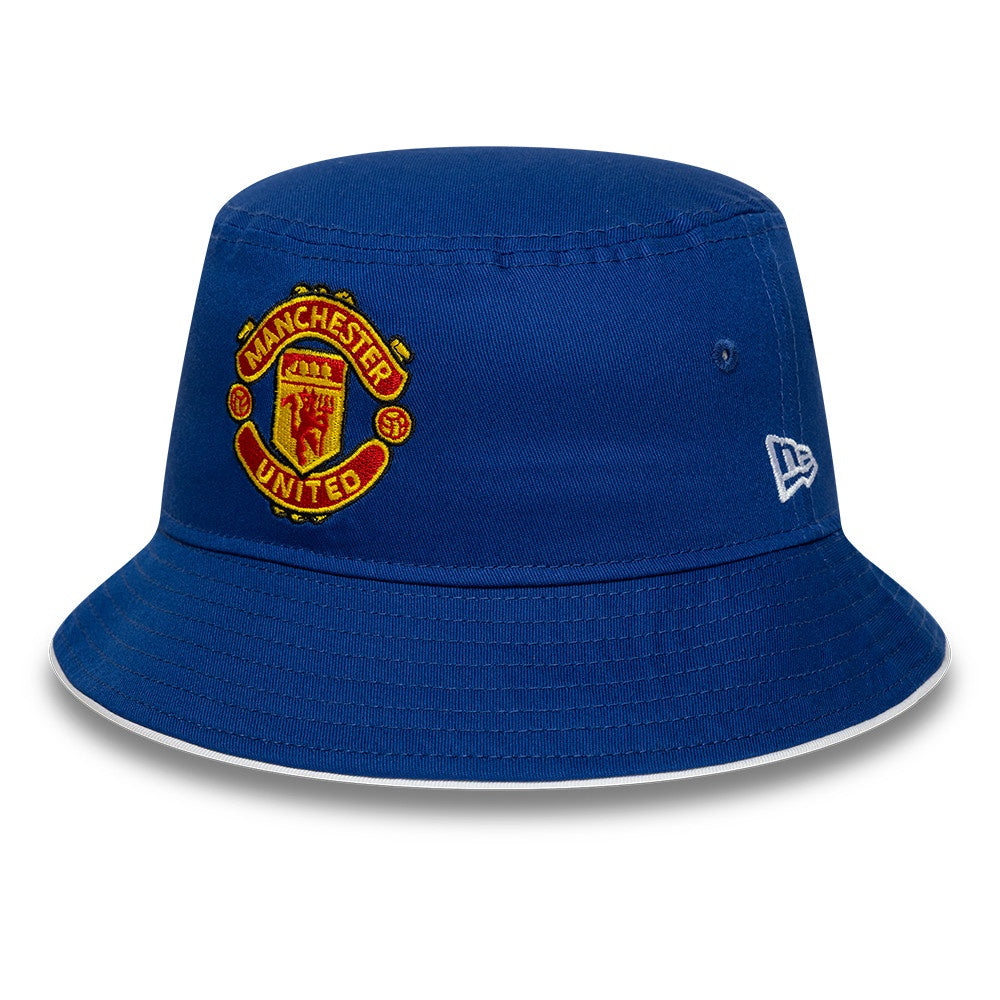 Blue bucket hat with Manchester United logo on a white background