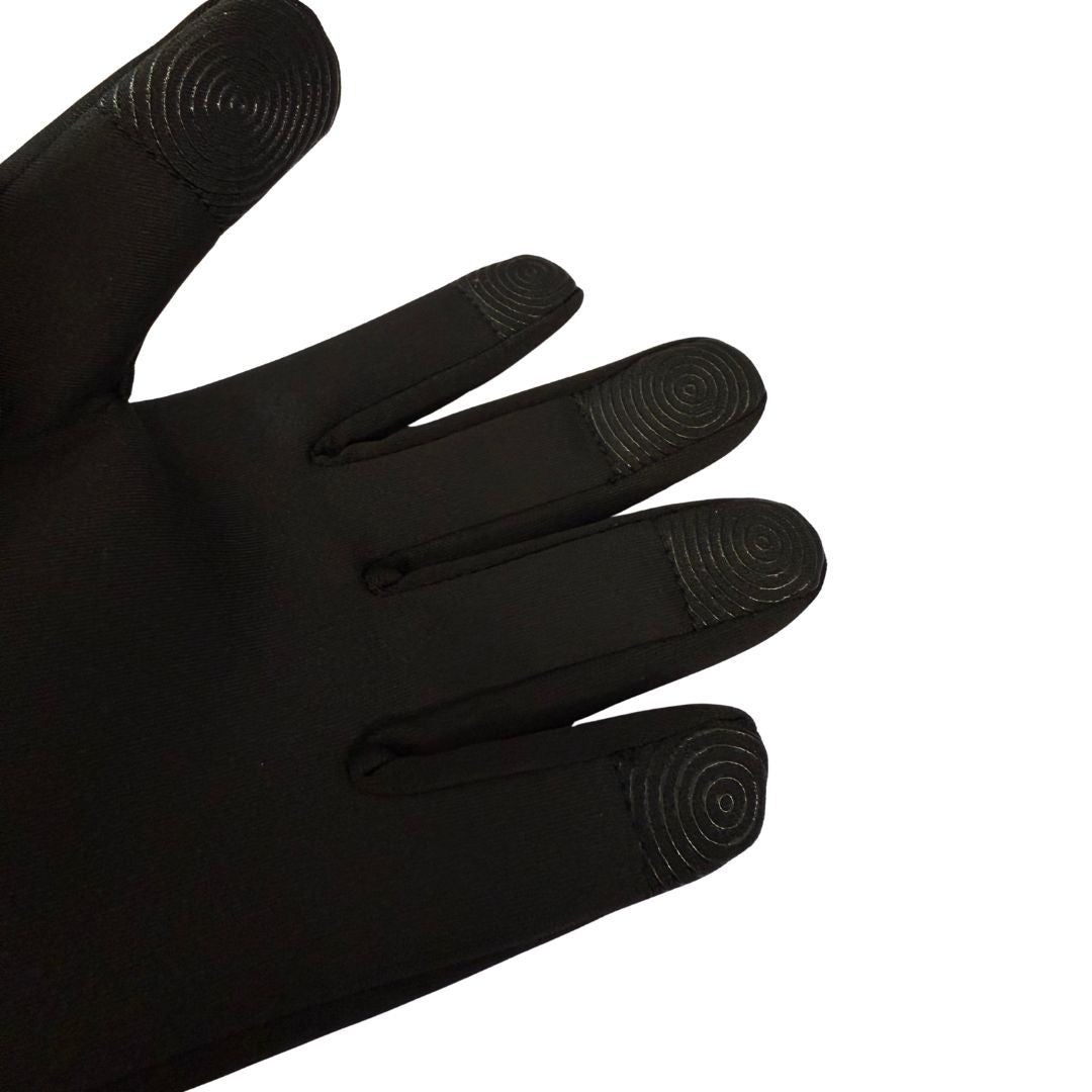 Warm Soccer Player Gloves with finger tech grip detail