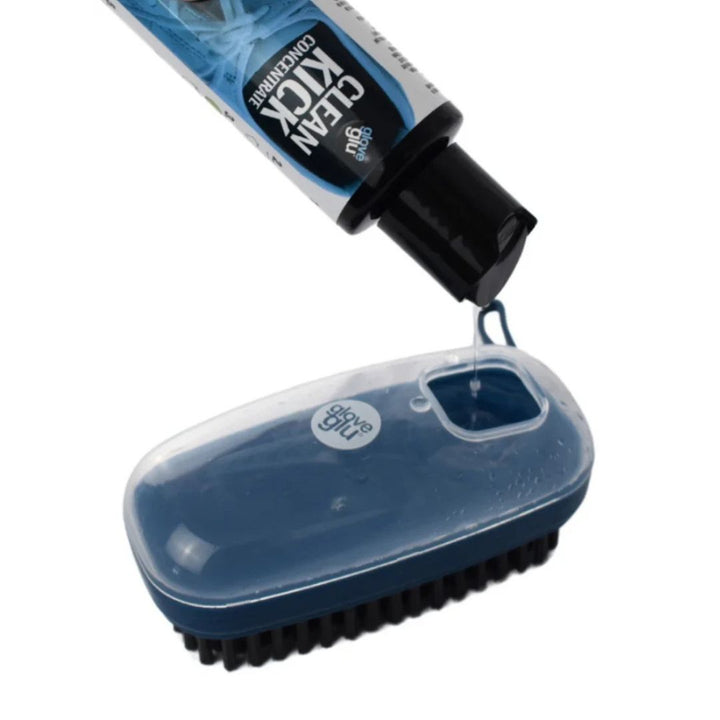 GloveGlu - Clean Kick Pump Brush